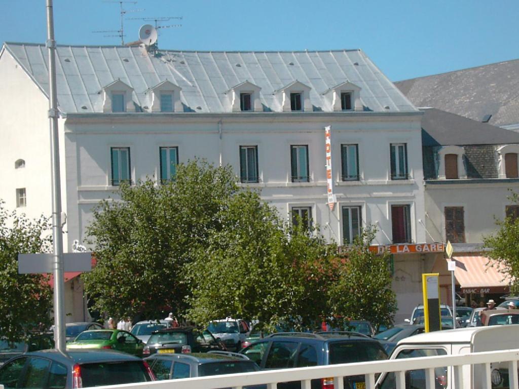 Hotel De La Gare Montluçon Exteriör bild