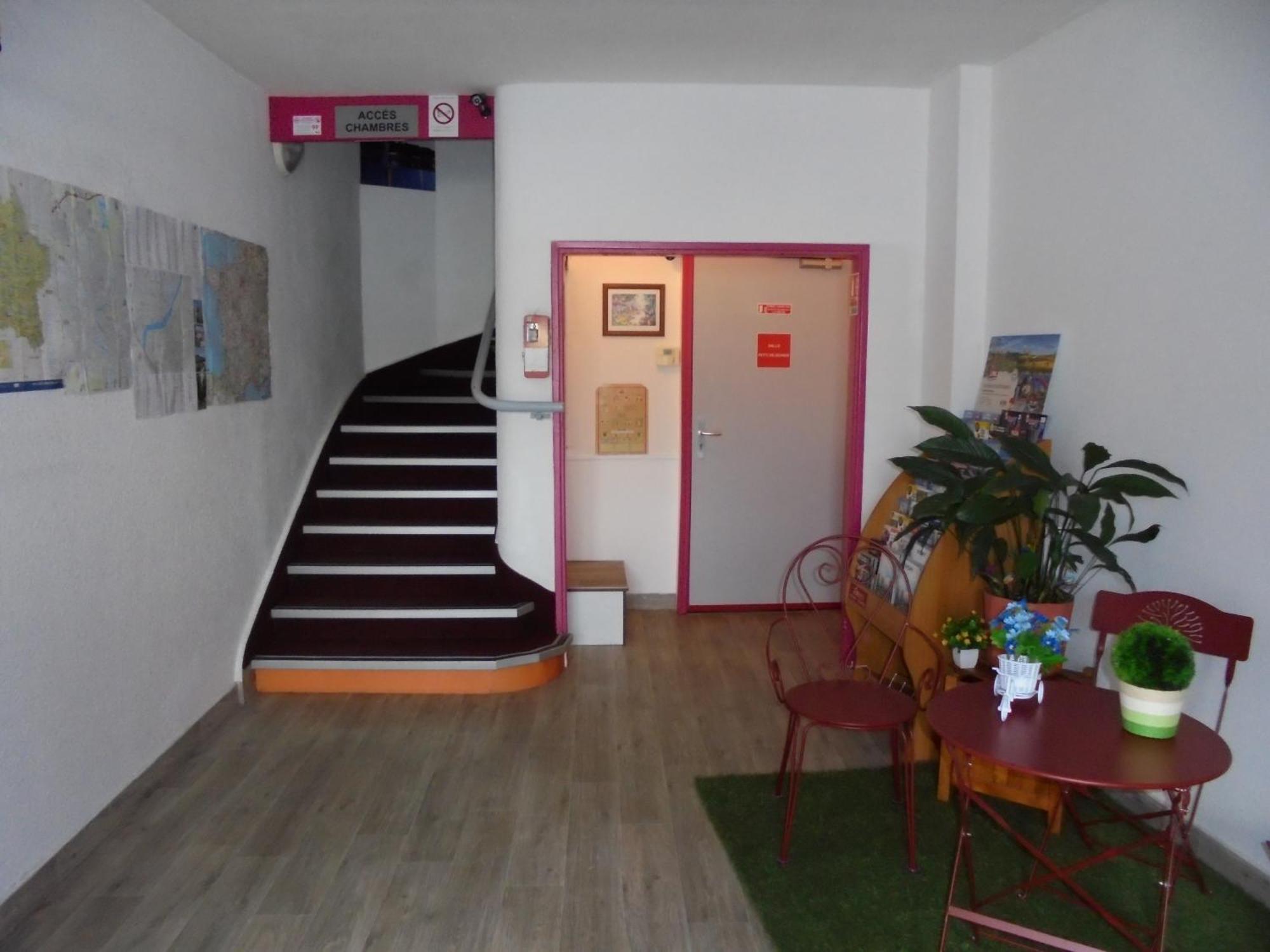 Hotel De La Gare Montluçon Exteriör bild